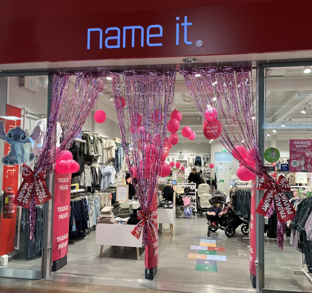 Name It sisäänkäynti tasauspäivillä